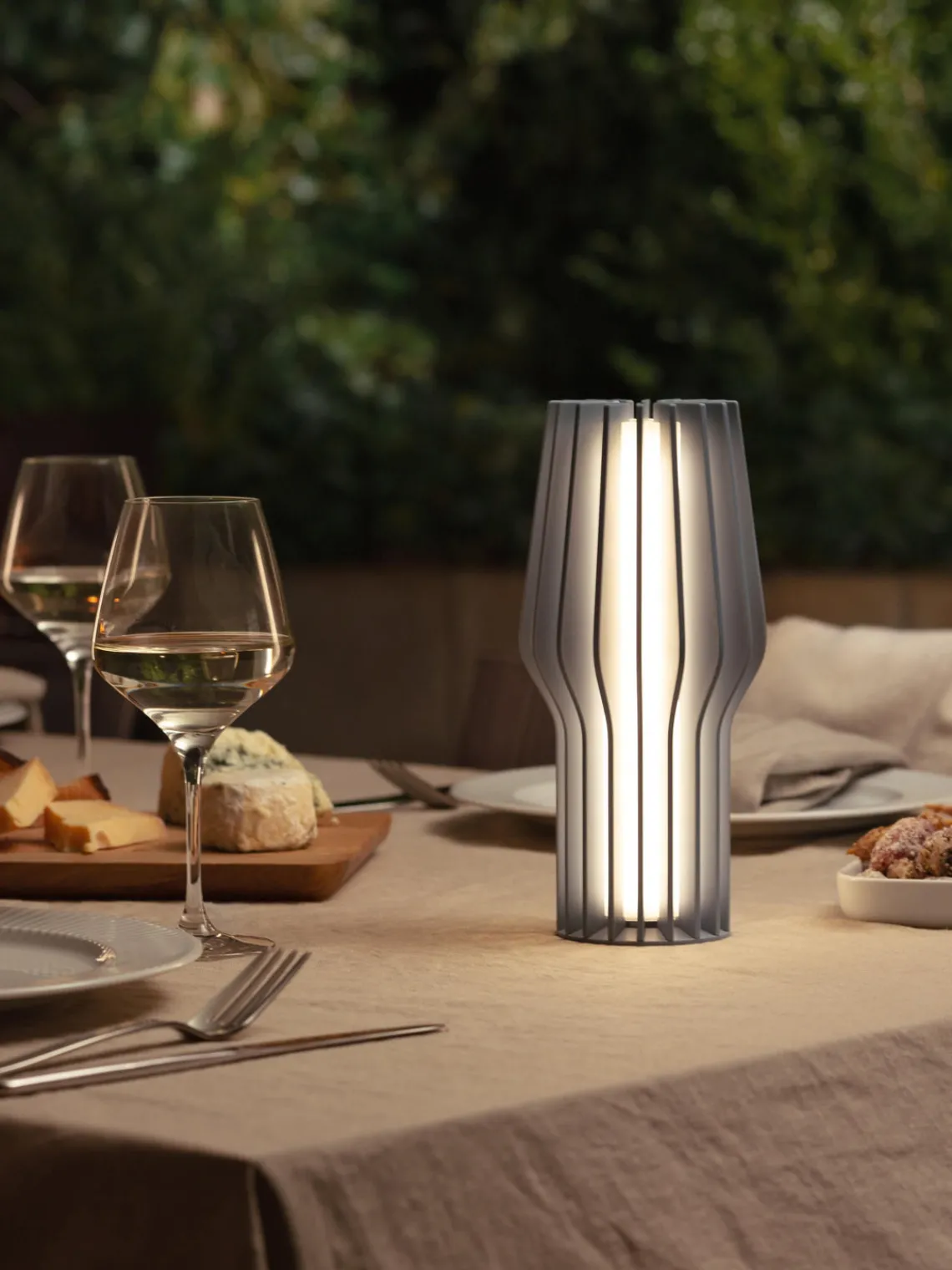 Sale Eva Solo Petite lampe à poser LED mobile Radiant, intensité lumineuse variable Gris-bleu