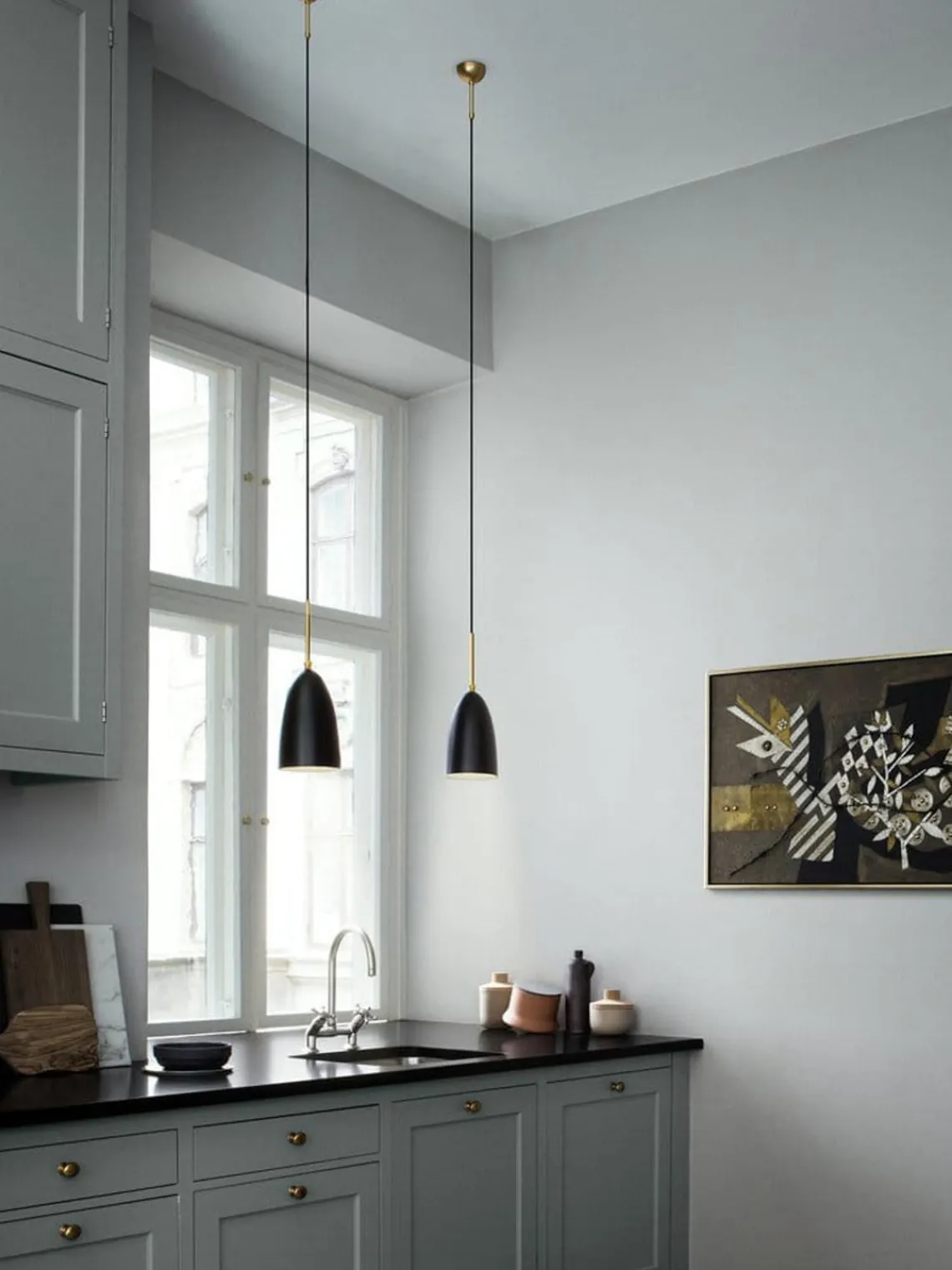 Best GUBI Petite suspension Gräshoppa Noir, mat