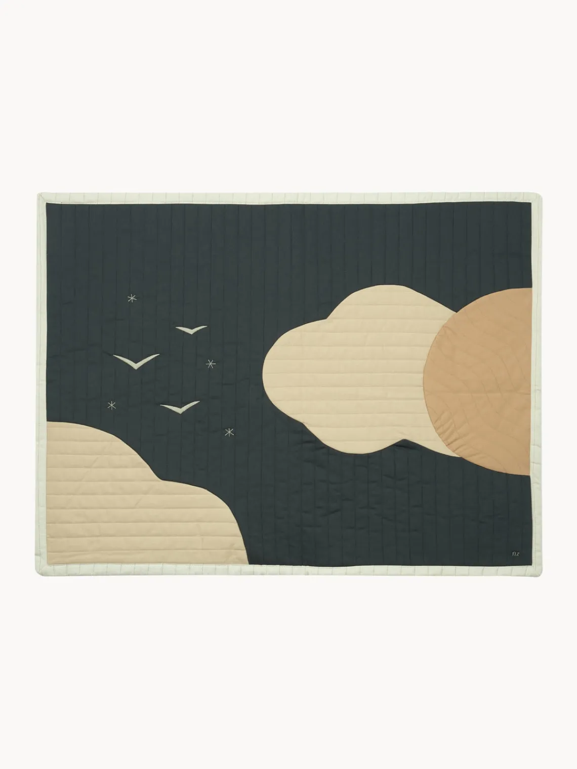 Online Nobodinoz Plaid en coton Arty Quilt Bleu foncé, blanc cassé, beige, motif ciel