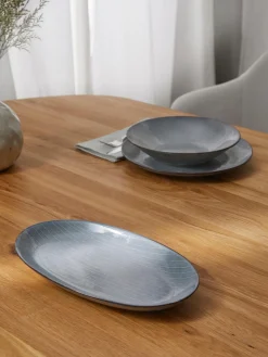 Fashion Broste Copenhagen Plat de service artisanal Nordic Sea, long. 30 cm Gris-bleu, chiné