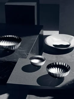 Fashion GEORG JENSEN Plat de service en acier inoxydable strié Bernadotte
