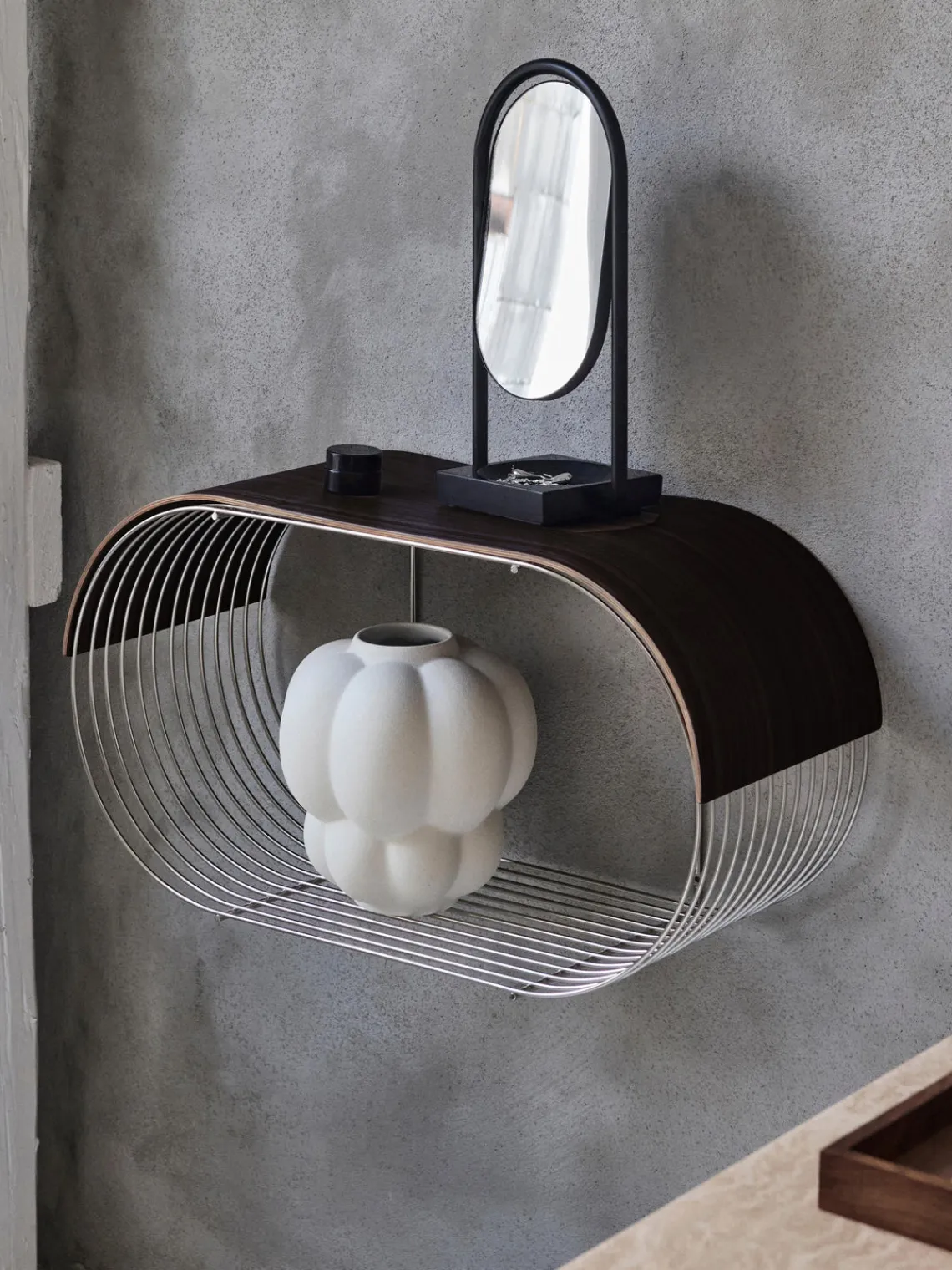 Outlet AYTM Plateau en chêne pour étagère murale Curva Bois de chêne, anthracite laqué