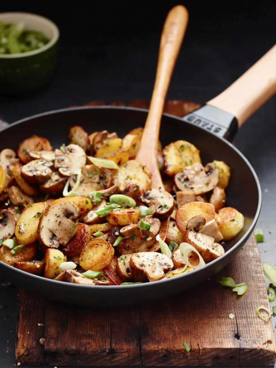 Hot Staub Poêle à frire en fonte avec poignée en bois Wood