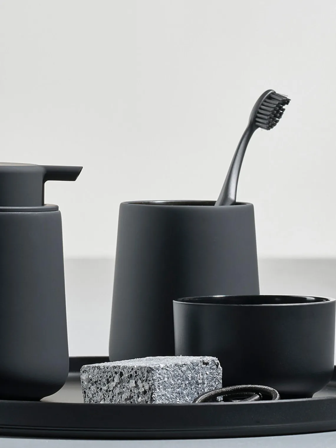 Clearance Zone Denmark Porte-brosses à dents en porcelaine Clean Noir