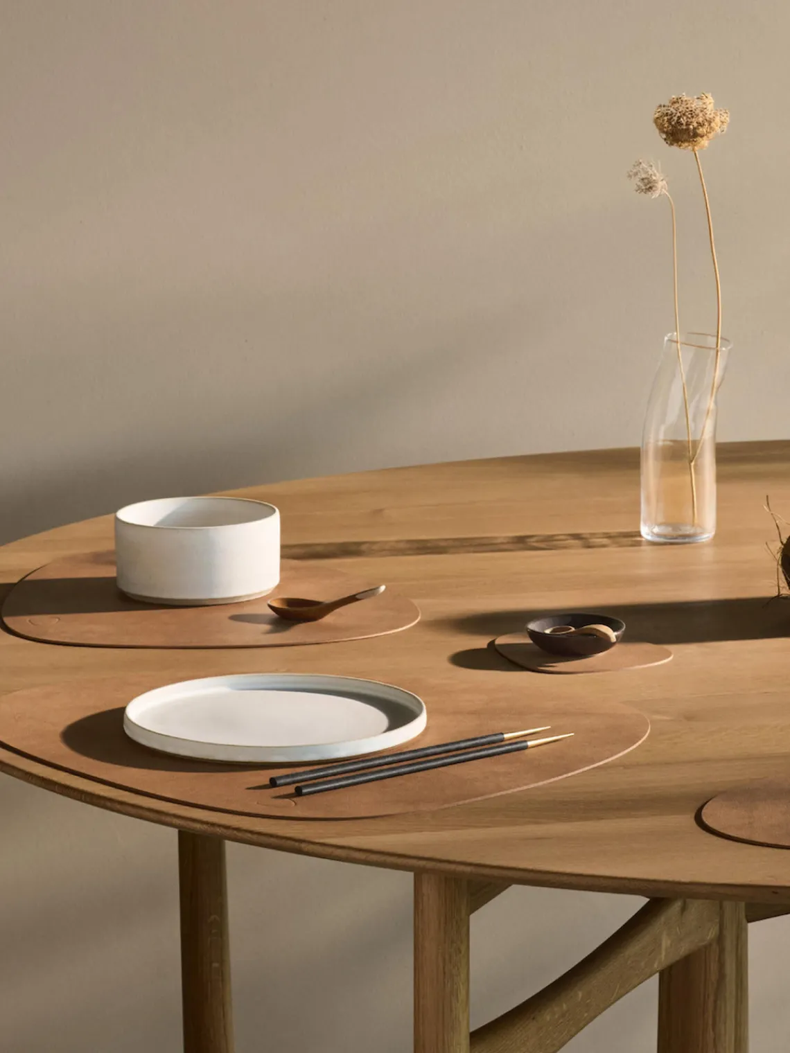 Clearance LIND DNA Sets de table asymétriques en cuir Curve, 4 pièces Brun