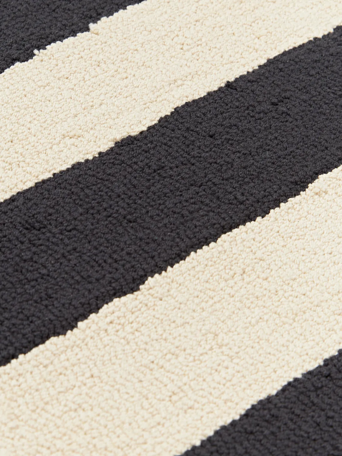 Hot Jotex Sets de table tuftés à la main Kio Stripe, 4 pièces Noir, blanc crème