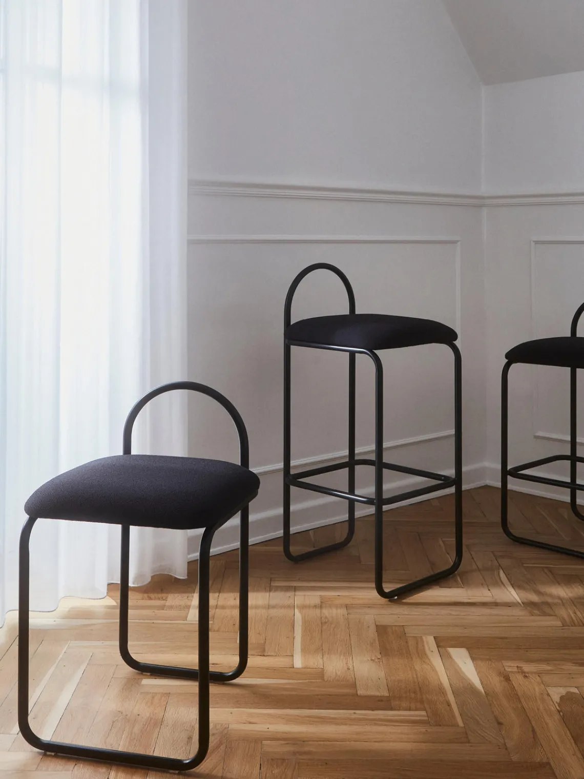 Best AYTM Tabouret de bar Angui Tissu noir