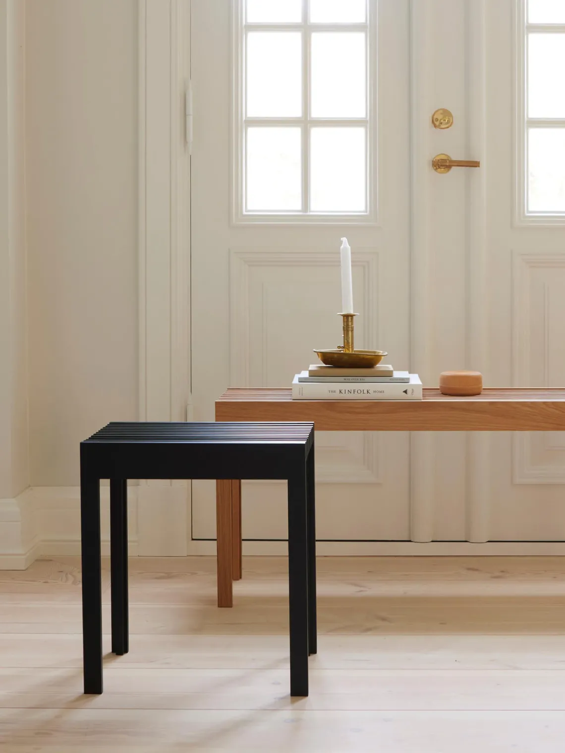 Fashion Form & Refine Tabouret en chêne Lightweight Chêne noir laqué