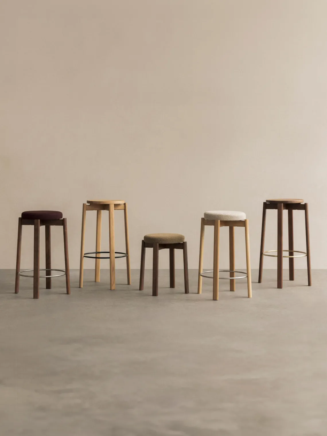 New Audo Copenhagen Tabouret en chêne Passage Bois de chêne, acier