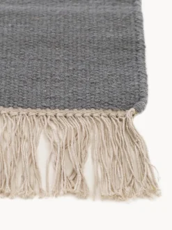 New Benuta Tapis en laine tissé à la main avec franges Liv Gris foncé