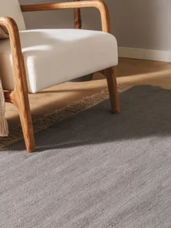 New Benuta Tapis en laine tissé à la main avec franges Liv Gris foncé