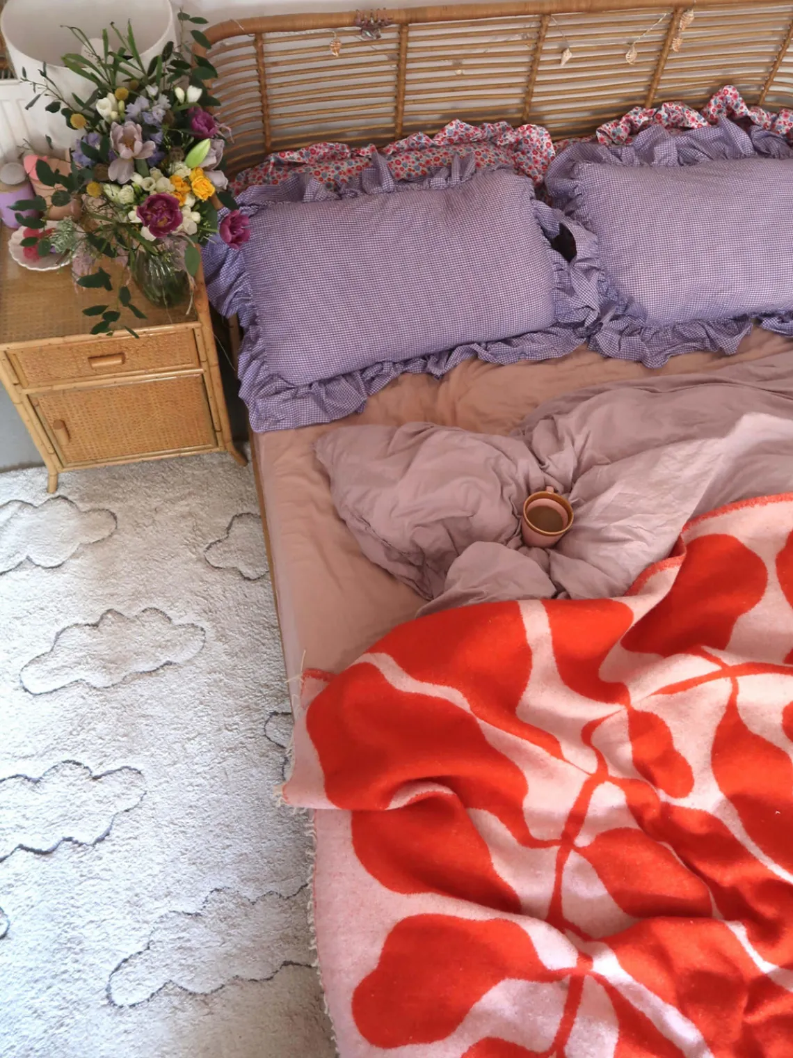 Sale Lorena Canals Tapis pour enfant tissé à la main avec effet de relief Clouds