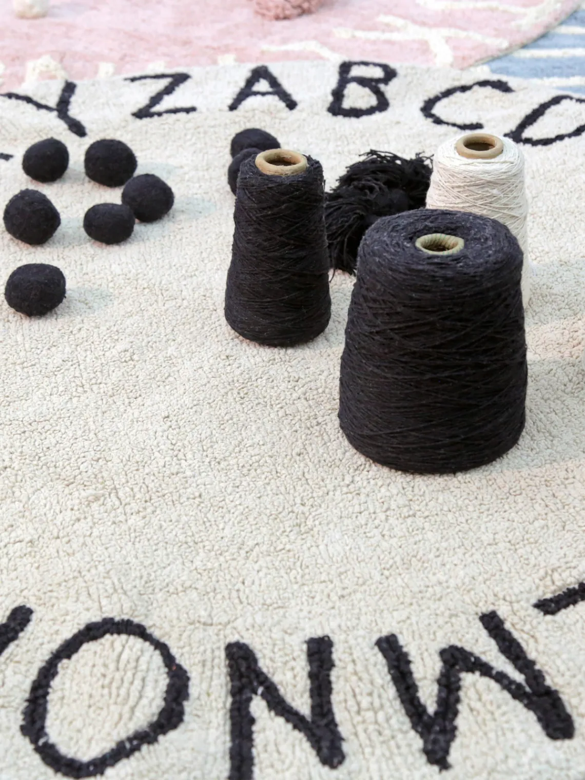 Outlet Lorena Canals Tapis rond avec lettres design ABC Beige clair, noir