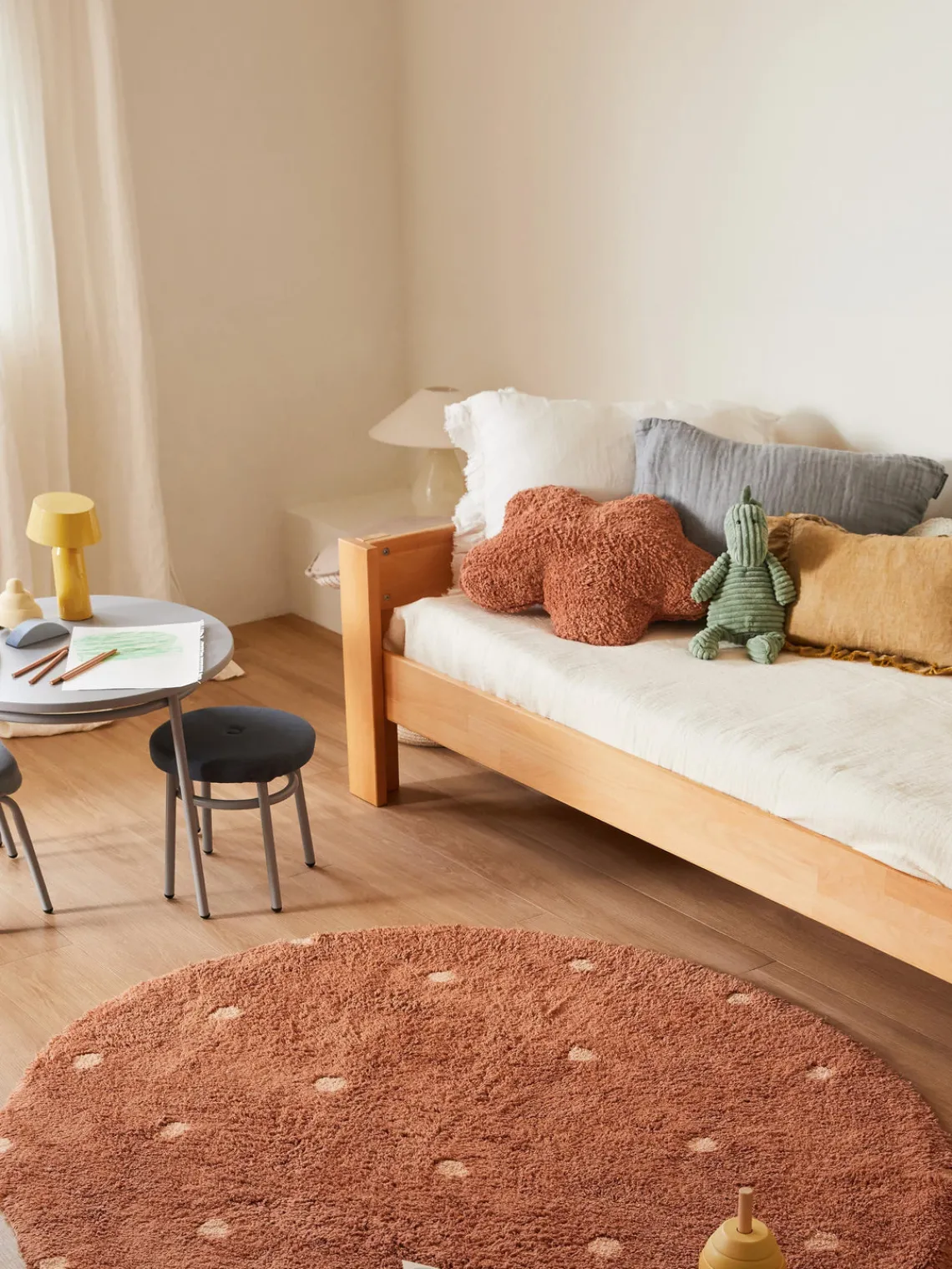 Sale Lorena Canals Tapis rond pour enfants tufté à la main Dot, lavable Terracotta, rose pâle