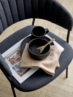 Clearance Bloomingville Tasses à surface striée mate Neri, 2 pièces