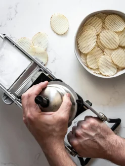 Best De Buyer Trancheuse à julienne en acier inoxydable avec système de contrôle de rotation Mandoline