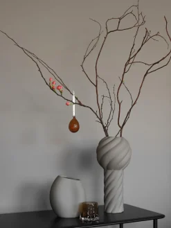 Outlet Cooee Design Vase en céramique peint à la main Twist Pillar, haut. 34 cm Beige clair
