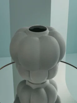 Outlet AYTM Vase en céramique Uva, haut. 28 cm Gris-bleu, mat