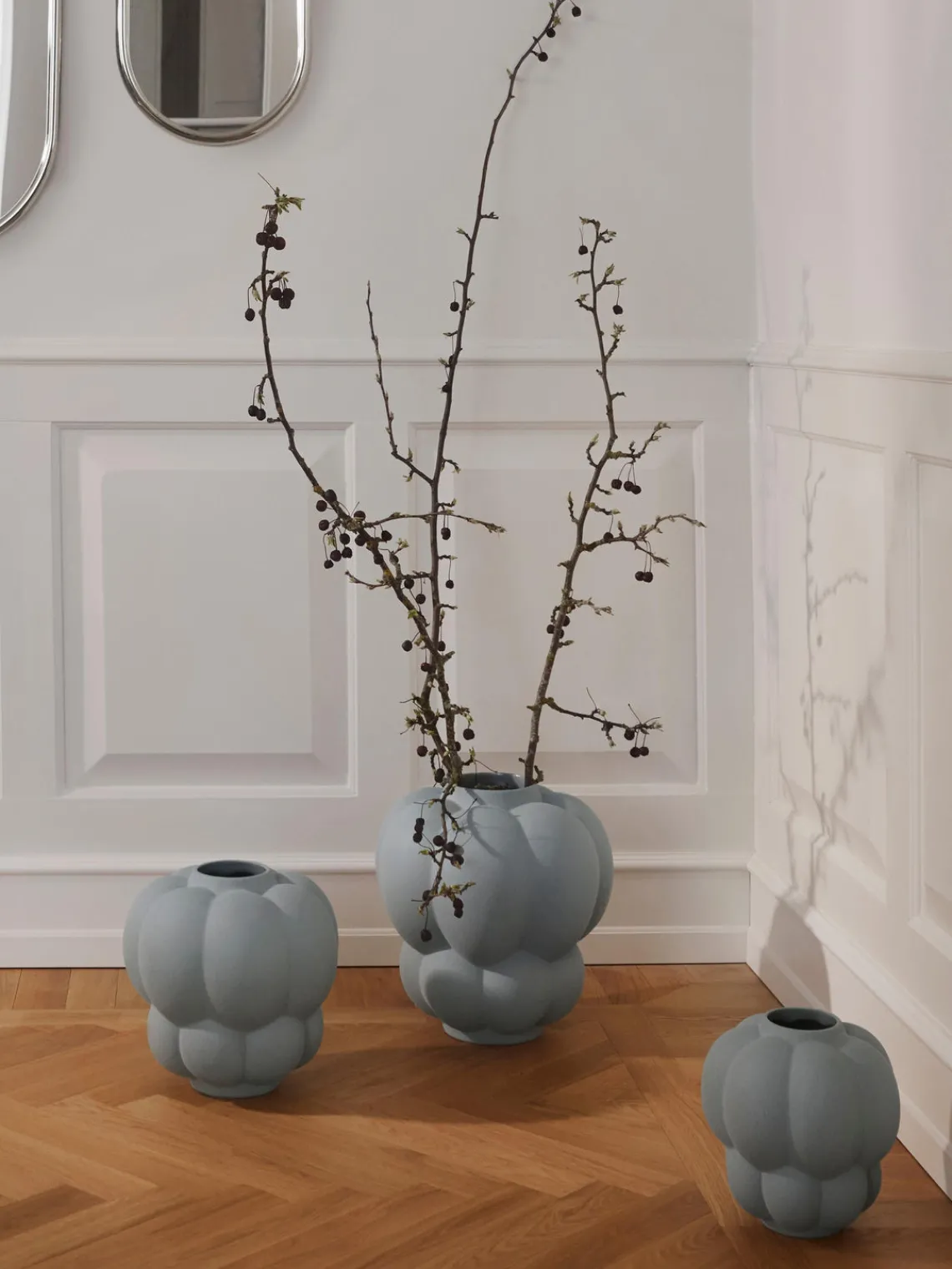 Outlet AYTM Vase en céramique Uva, haut. 28 cm Gris-bleu, mat