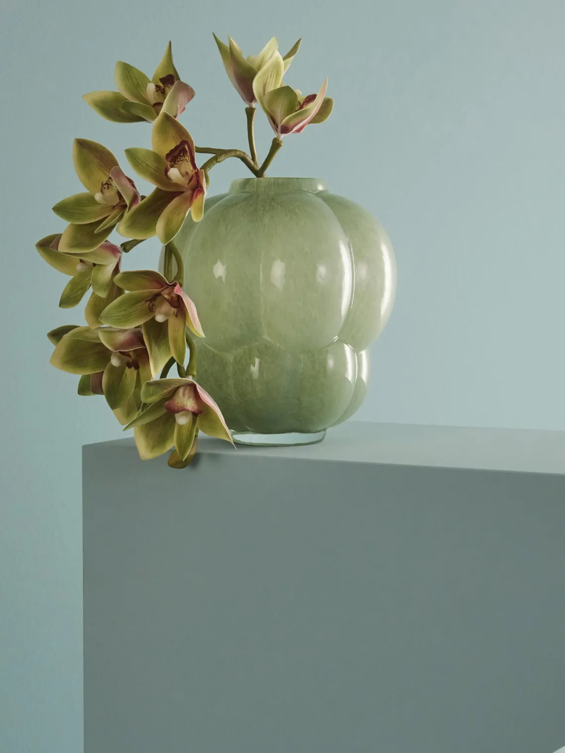 Online AYTM Vase en verre soufflé bouche Uva, haut. 22 cm Vert sauge, haute brillance