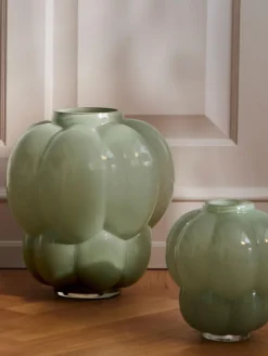 Clearance AYTM Vase en verre soufflé bouche Uva, haut. 35 cm Vert sauge, haute brillance
