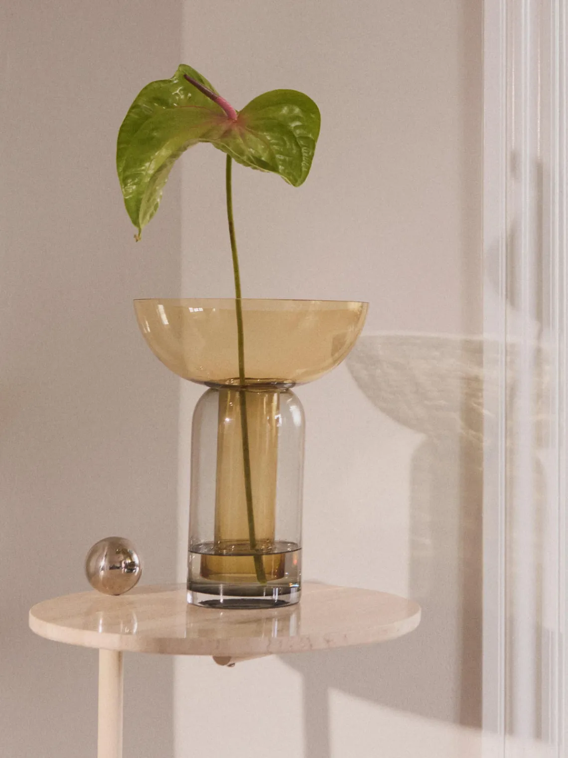 Online AYTM Vase en verre soufflé bouche Torus, haut. 33 cm Ocre, gris foncé transparent