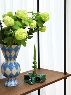 Sale &k Amsterdam Vase peint à la main Rhombic, haut. 30 cm Bleu ciel, blanc cassé