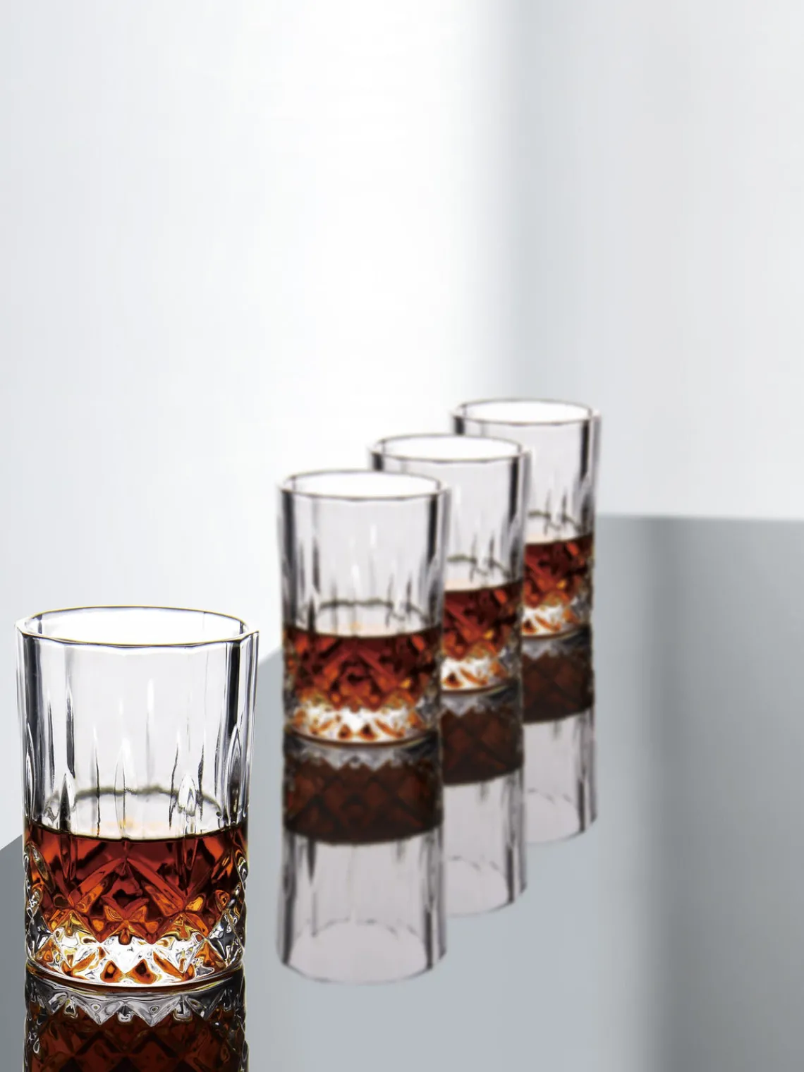 Fashion Aida Verre à liqueur à motifs embossés Harvey, 4 pièces